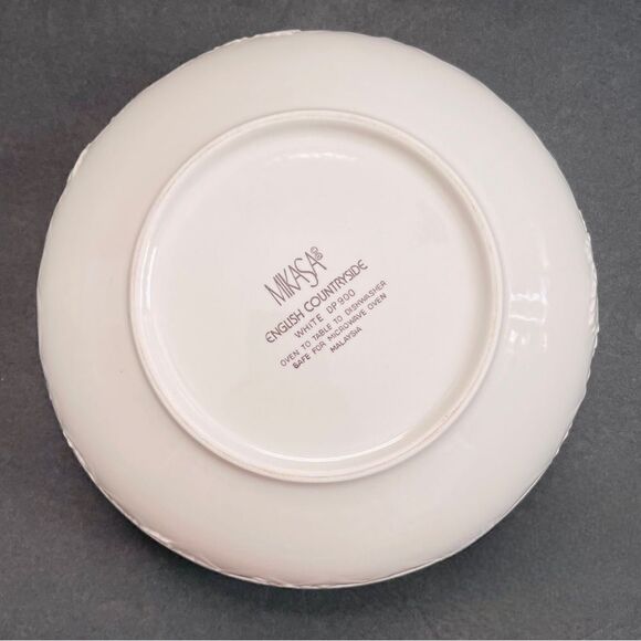 Mikasa English Countryside White 9” Stoneware Serving Salad Bowl Discontinued - Picture 15 of 16